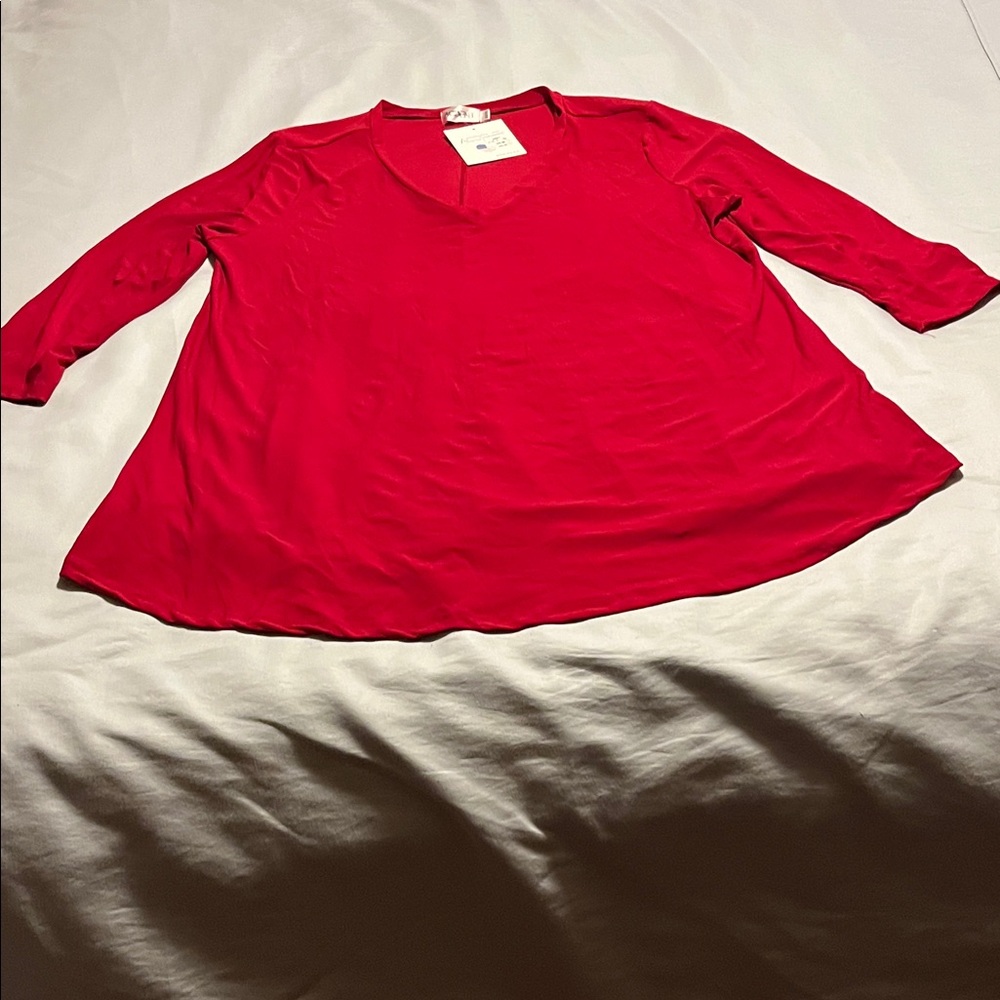 NWT Accent Vibrant Red Half/Long Sleeve Women's Top Size 2X/3X Made in USA.